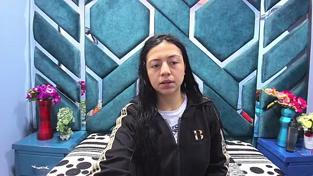 Snapshot of slut_anal_ chatting on January 23, 1:13 pm slut anal  online show from January 23, 1:13 pm