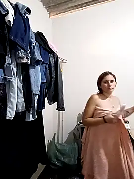 Snapshot of Scarlett-Leh chatting on December 4, 6:28 pm Scarlett-Leh online show from December 4, 6:28 pm