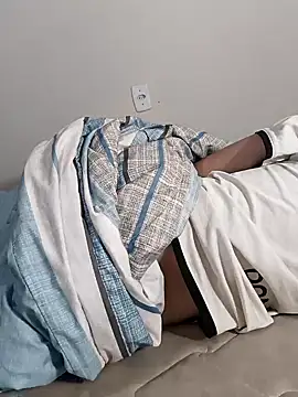 Snapshot of Scarlett-Leh chatting on December 5, 7:05 am Scarlett-Leh online show from December 5, 7:05 am