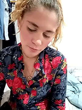 Snapshot of Scarlett-Leh chatting on January 20, 5:27 pm Scarlett-Leh online show from January 20, 5:27 pm