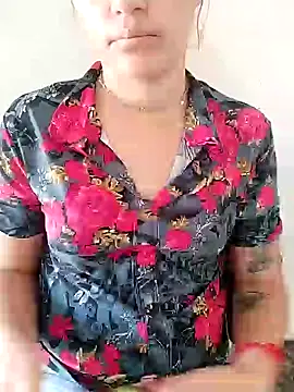 Snapshot of Scarlett-Leh chatting on February 18, 1:00 pm Scarlett-Leh online show from February 18, 1:00 pm