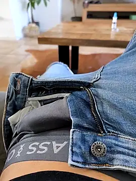 Snapshot of Kevoon991 chatting on March 4, 11:19 am Kevoon991 online show from March 4, 11:19 am