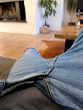 Snapshot of Kevoon991 chatting on March 4, 3:26 pm Kevoon991 online show from March 4, 3:26 pm