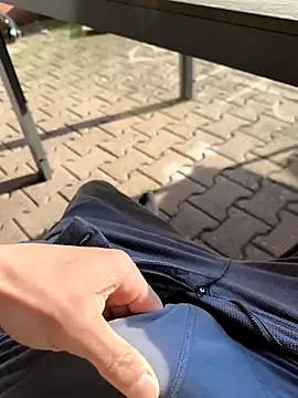 Snapshot of Kevoon991 chatting on March 9, 3:05 pm Kevoon991 online show from March 9, 3:05 pm