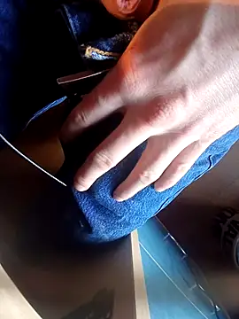 valou98 online show from March 4, 4:24 pm