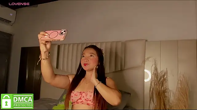 queen angelique online show from April 17, 3:31 am