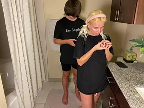 girlfriendmissy online show from April 19, 12:00 am