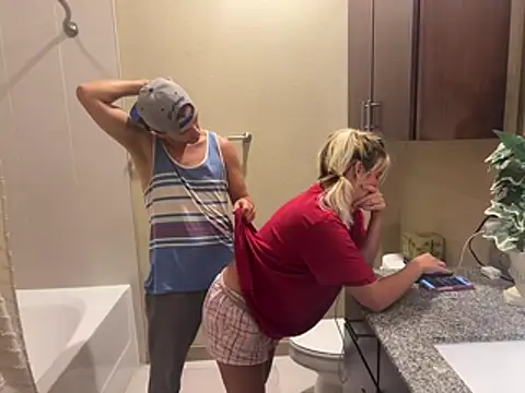 Snapshot of girlfriendmissy chatting on July 7, 10:14 pm girlfriendmissy online show from July 7, 10:14 pm