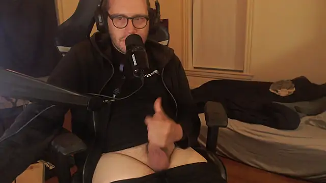 Snapshot of chicostick413 chatting on September 23, 11:52 pm chicostick413 online show from September 23, 11:52 pm