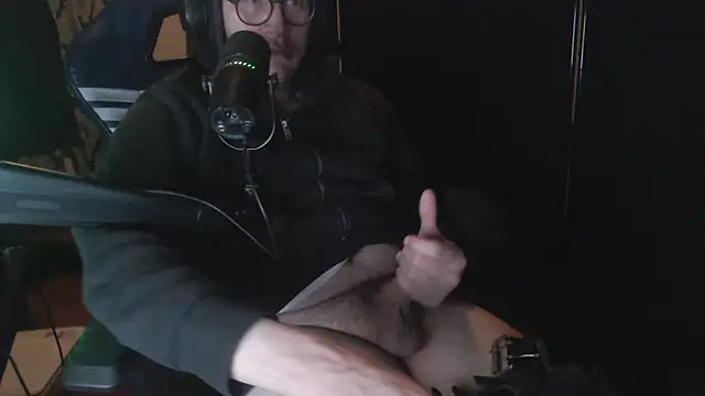 Snapshot of chicostick413 chatting on December 23, 1:58 am chicostick413 online show from December 23, 1:58 am