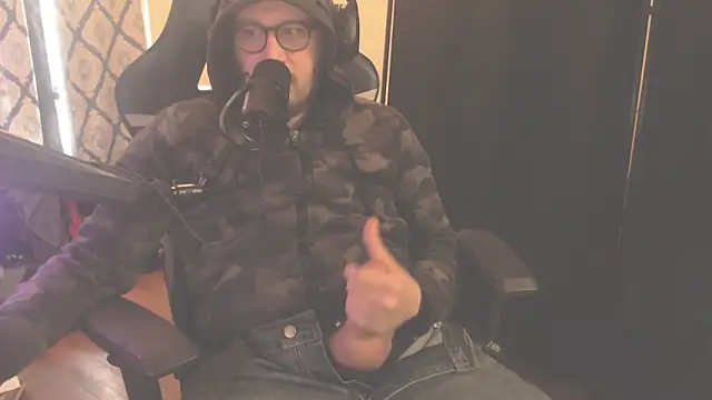 Snapshot of chicostick413 chatting on February 3, 8:03 pm chicostick413 online show from February 3, 8:03 pm