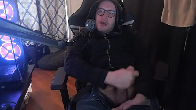 Snapshot of chicostick413 chatting on February 12, 1:06 pm chicostick413 online show from February 12, 1:06 pm