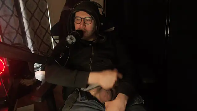 Snapshot of chicostick413 chatting on February 15, 1:41 pm chicostick413 online show from February 15, 1:41 pm