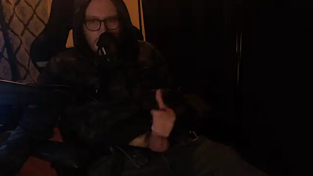 Snapshot of chicostick413 chatting on February 21, 12:55 am chicostick413 online show from February 21, 12:55 am