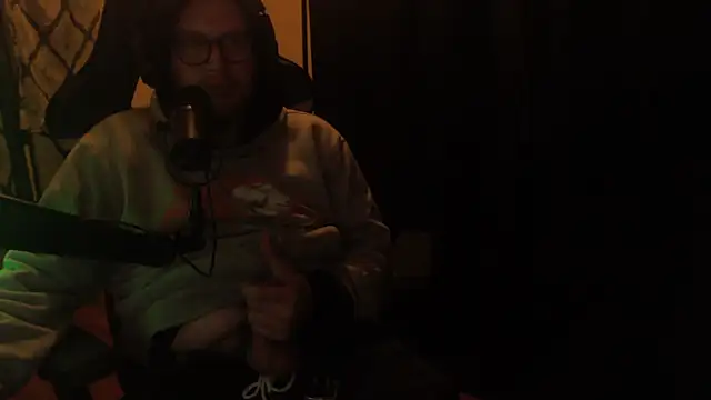 Snapshot of chicostick413 chatting on March 17, 1:43 am chicostick413 online show from March 17, 1:43 am