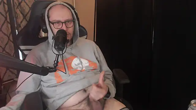 Snapshot of chicostick413 chatting on March 19, 1:59 pm chicostick413 online show from March 19, 1:59 pm