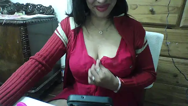 Snapshot of fressayfabi123 chatting on November 8, 2:23 am fressayfabi123 online show from November 8, 2:23 am