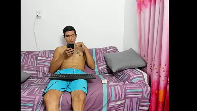 QuinnAndpuma1 online show from June 27, 1:21 am