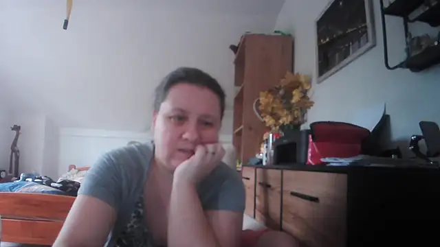 Snapshot of ReifeVenna chatting on July 3, 7:48 am ReifeVenna online show from July 3, 7:48 am