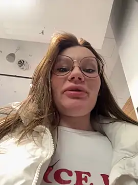 justmila online show from February 24, 10:59 am