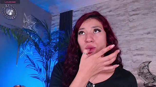 Snapshot of SofiaGomez420 chatting on March 18, 4:37 am SofiaGomez420 online show from March 18, 4:37 am