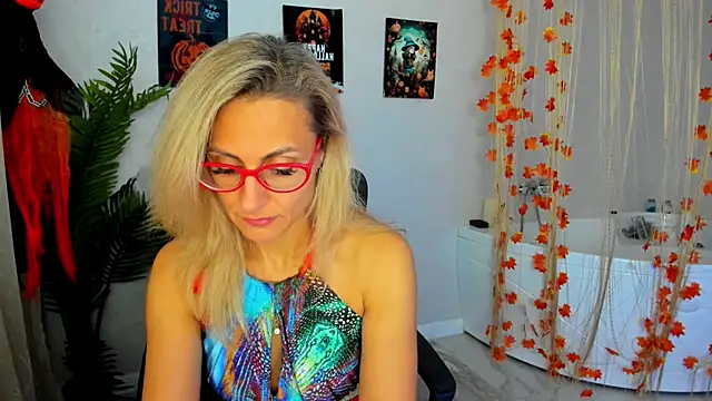 MuseOfStage online show from November 2, 11:34 am