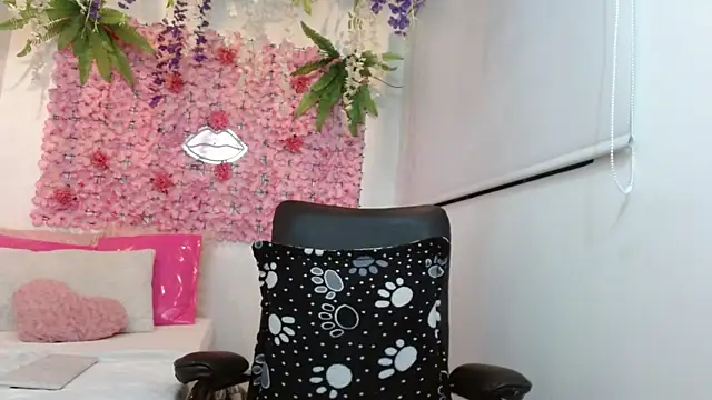 BLONDE SEXYHOT online show from October 4, 6:22 am