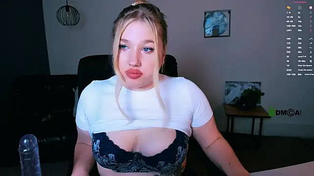 Snapshot of juli_kisss chatting on January 3, 11:12 pm juli kisss online show from January 3, 11:12 pm