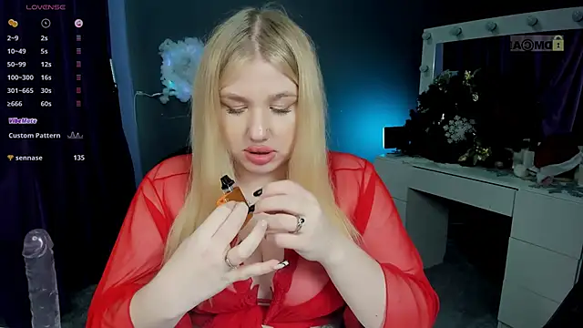 Snapshot of juli_kisss chatting on January 10, 1:53 am juli kisss online show from January 10, 1:53 am