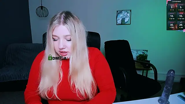 Snapshot of juli_kisss chatting on January 22, 1:42 am juli kisss online show from January 22, 1:42 am