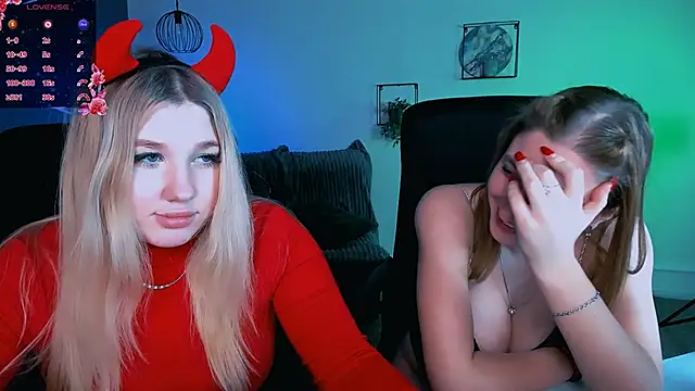 Snapshot of juli_kisss chatting on February 9, 5:29 am juli kisss online show from February 9, 5:29 am