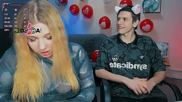 Snapshot of juli_kisss chatting on February 18, 8:03 pm juli kisss online show from February 18, 8:03 pm