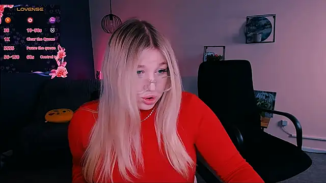 Snapshot of juli_kisss chatting on February 28, 2:31 am juli kisss online show from February 28, 2:31 am