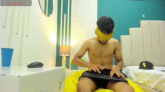 Austin Cardieff online show from January 3, 10:29 pm