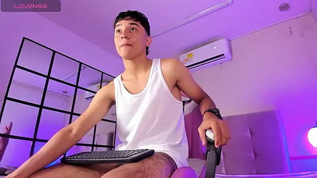 Austin Cardieff online show from February 8, 4:36 pm