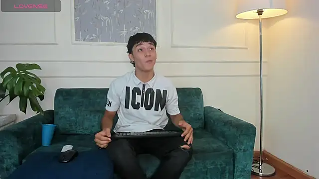 Austin Cardieff online show from March 1, 3:21 am