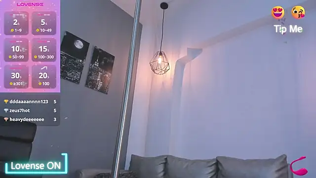 Snapshot of abril_ricci chatting on January 3, 6:44 am abril ricci online show from January 3, 6:44 am