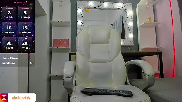 Snapshot of abril_ricci chatting on February 6, 2:55 am abril ricci online show from February 6, 2:55 am