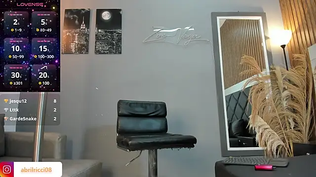 Snapshot of abril_ricci chatting on February 8, 10:39 am abril ricci online show from February 8, 10:39 am