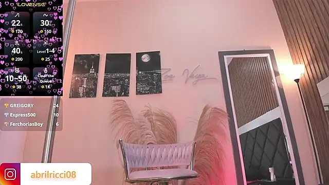 Snapshot of abril_ricci chatting on February 19, 7:28 am abril ricci online show from February 19, 7:28 am