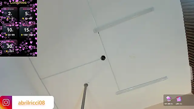 Snapshot of abril_ricci chatting on March 3, 3:52 am abril ricci online show from March 3, 3:52 am