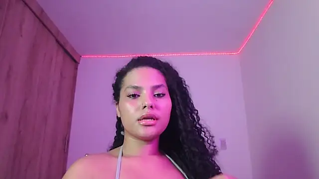 Snapshot of abril_ricci chatting on September 30, 4:17 am abril ricci online show from September 30, 4:17 am