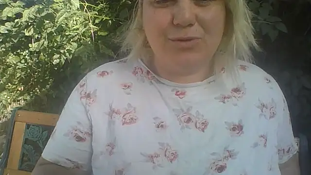 Snapshot of IvannaMystique chatting on June 19, 6:40 am IvannaMystique online show from June 19, 6:40 am