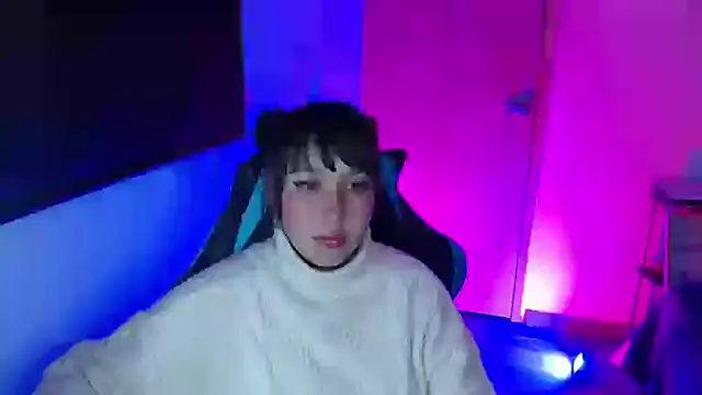 Skarlet Adams28 online show from April 23, 2:24 am