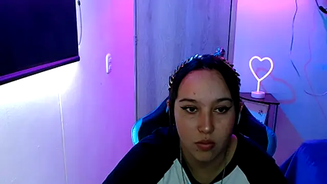 Snapshot of Skarlet_Adams28 chatting on April 28, 8:36 pm Skarlet Adams28 online show from April 28, 8:36 pm