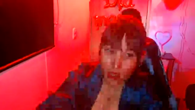 Snapshot of Skarlet_Adams28 chatting on May 8, 9:53 pm Skarlet Adams28 online show from May 8, 9:53 pm