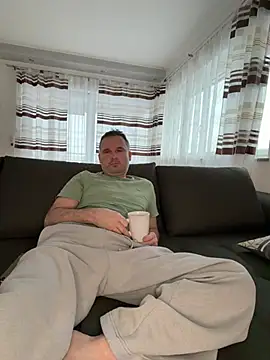 w12er online show from February 1, 7:18 am