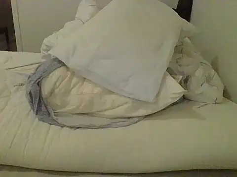 Snapshot of sympatyczny223 chatting on February 12, 7:35 pm sympatyczny223 online show from February 12, 7:35 pm