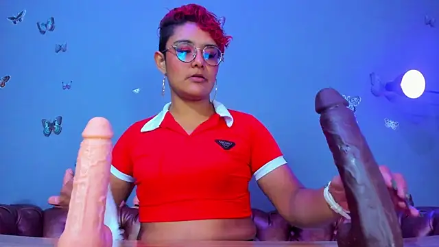 Kaira mosse online show from April 1, 1:41 pm