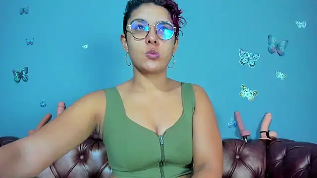 Kaira mosse online show from July 12, 11:45 am